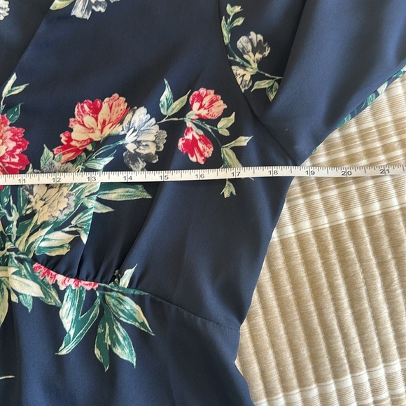 Banana Republic Floral Blouse - Picture 6 of 8